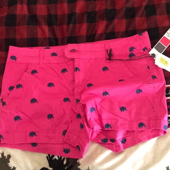 Hot pink elephant print shorts - Picture 2 of 4